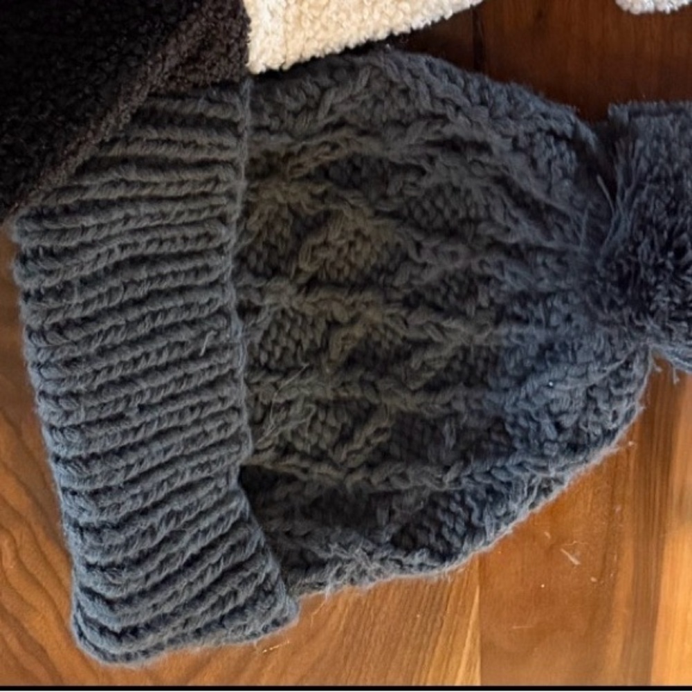 Cozy Knit Pom-Pom Beanie